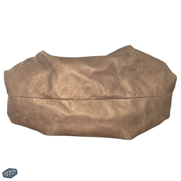 Loewe Nappa Aire Anagram Gold Soft Leather Scalloped Edged Hobo Handbag - Picture 5 of 11